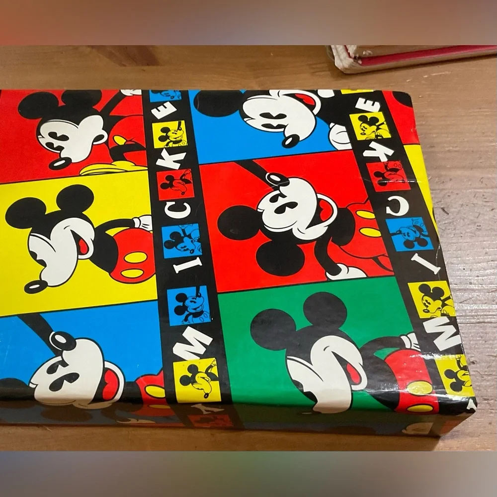 Holson: Disney Mickey multi colored vintage 2 ring binder/ photo holder/album